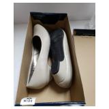 Womens Taupe Colored  Size 6 1/2  Shoe