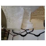 Table Runners & Lace Tablecloth