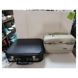 2 Small Cosmetics Cases