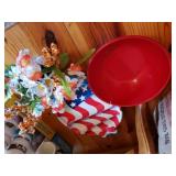 Plastic Serving Trays,  Bowl, Floral Arrangement