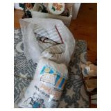 Poly Fil, & Grey/white Comforter (Full)