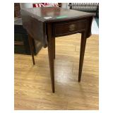 Drop Leaf End Table - Draw handle needs repaired