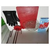 Cuisinart Gloves,  Paper Towel Holder, Mats &
