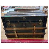 Vintage Chest - side handles are missing