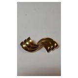 Ladies Goldtone Brooch - Marked Carolee