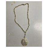 Ladies Unique Pearly-white Necklace