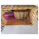 Assorted Baskets & Plastic Basket