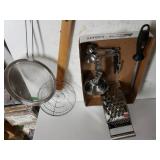 Assorted Kitchen Items