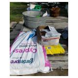 Mulch Stone And Cat Litter