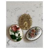 Lot Vintage Floral Brooches