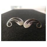 Ladies Vintage Silvertone Swirl Earrings - Marked