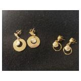 (2) Pair Ladies Gold Tone Dangle Earrings