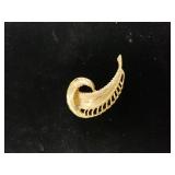 Vintage Gold Tone Brooch