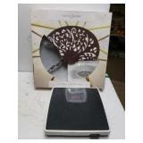 Jaclyn Smith Umbrella Lights, Scale