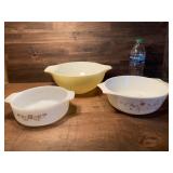 Various Vintage Pyrex Mixing Bowls
