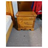 Vaughan Bassett Nightstand Matches Lots 5000-5005