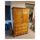 Vaughan Bassett Armoire Matches Lots 5000-5004