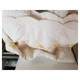 White/yellow Floral Bedspread
