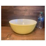 Large 4 Quart Yellow Pyrex Mixing Bowl