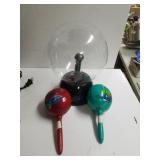 Maracas, Toy Globe