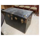 Antique Tuerke Trunk