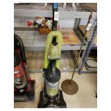 Eureka Airspeed One Vacuum. Works