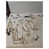 Ladies Blingy & Pearl-like Jewelry