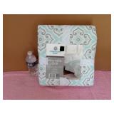 NEW Comfort Bay Reversible Quilt