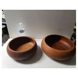 2 Wooden Salad Bowls