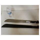 2 Machetes