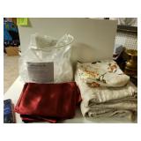 Assorted Curtains Matches Lot 431