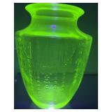 Anchor Hocking Princess Anne Flower vase uranium