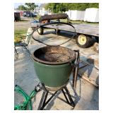 Ceramic Big Green Egg Grill. Has No Lid