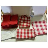 Placemats And Linen Napkins