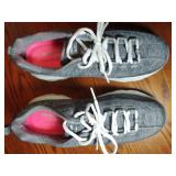 SKETCHERS Womens Sneakers Sz. 8.5W Gently Worn