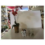 Pottery Vase, Electricity Isolator, And Home