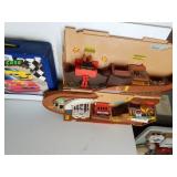 Hot Wheels Track & Carrying Case With Cars