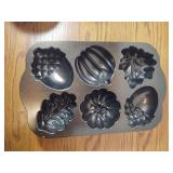 Nordic Ware Fall/Winter Muffin Pan - "Autum