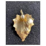 Ladies Gold Tone Leaf Pin