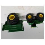 Toy John Deere Tractor & Wagon(tractor makes