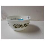 Vintage Pyrex Mixing Bowl. Crazy Daisy Spring