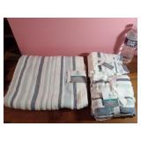 NEW Comfort Bay Bath Towel & Two 5 Pack of