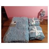 NEW Comfort Bay Bath Rug & Two 5 Packs of Comfort