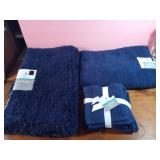 NEW 2 Comfort Bay Matching Bath Rug, Bath Towel &