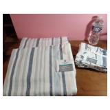 NEW 2 Comfort Bay Matching Bath Towels & One 5