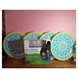 NEW 4 Melamine Plates & NEW trueliving Outdoors