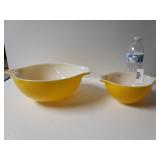 Matching Vintage Pyrex Bowls