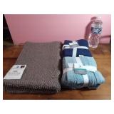 NEW Comfort Bay Accent Rug & Two 5 Packs of
