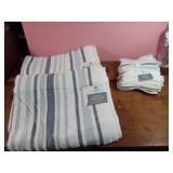NEW Comfort Bay 2 Bath Towels & One 5 Pack of