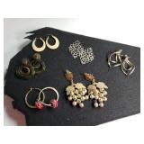 (6) Pair Ladies Costume Earrings - 1 Needs